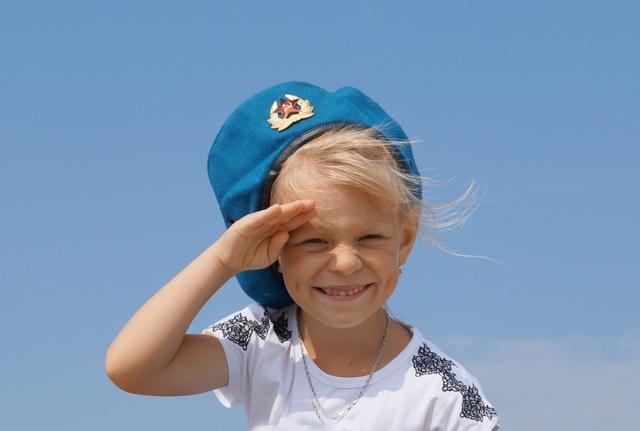 И в небеса  удаляется рота…