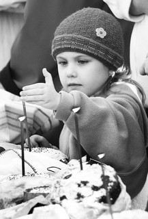 Нет в божьем мире праздника светлей! /></p>
<p align=